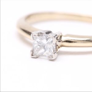 Princess cut diamond ring .25ct